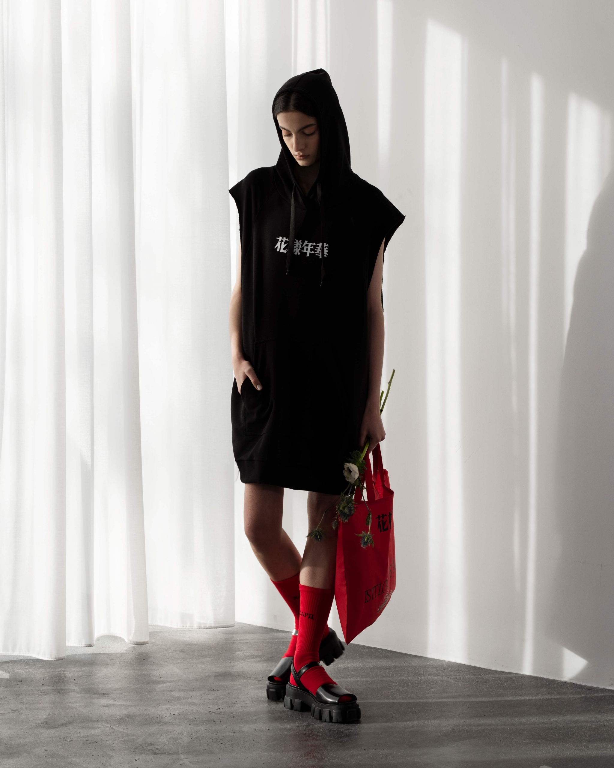 Black Sleeveless Hoodie