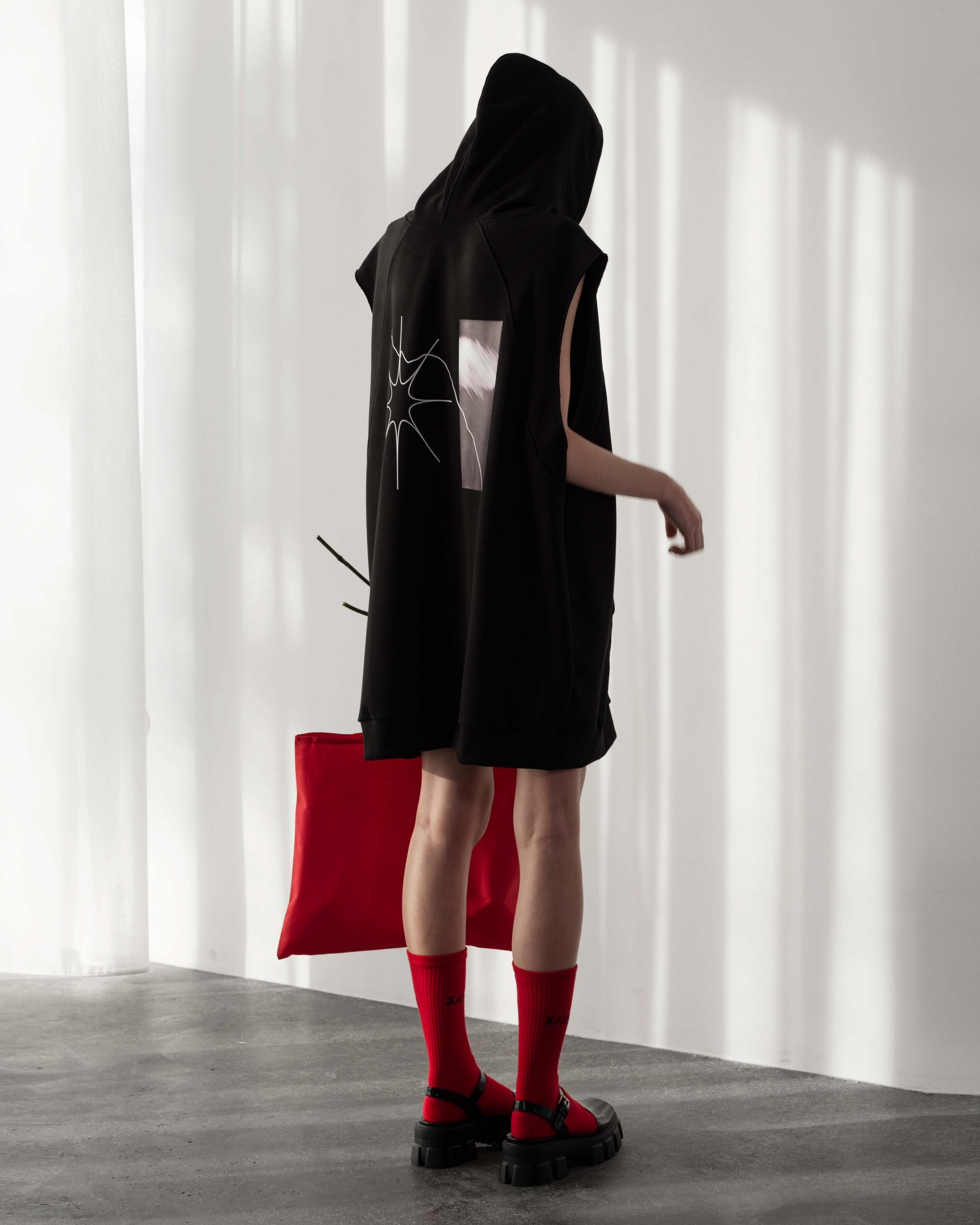 Black Sleeveless Hoodie