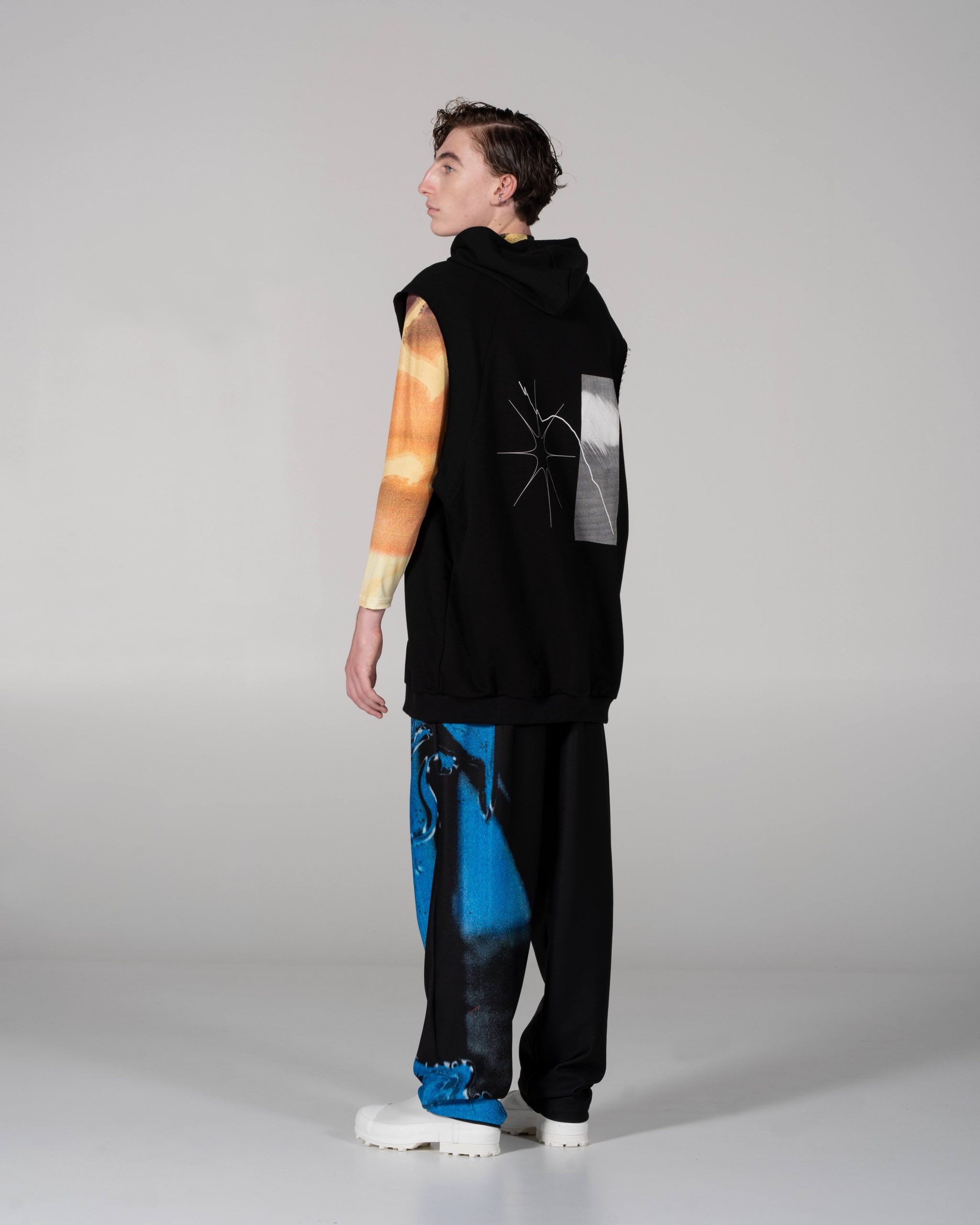 Black Sleeveless Hoodie