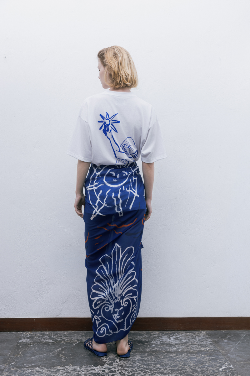 Pareo  ,  Symbols in the Sun Pattern Blue
